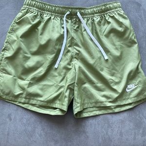 Men’s L Nike shorts